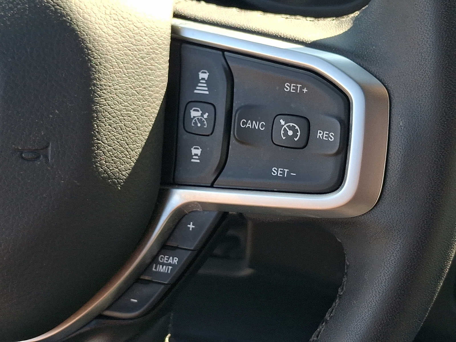 2025 RAM 1500 Big Horn Crew Cab 4x4 5'7" Box