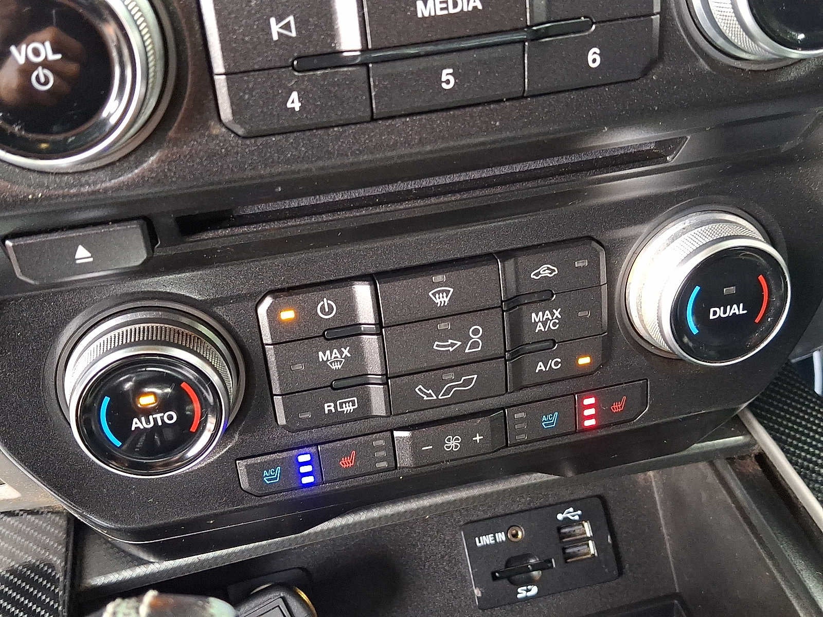 2015 Ford F-150 LARIAT