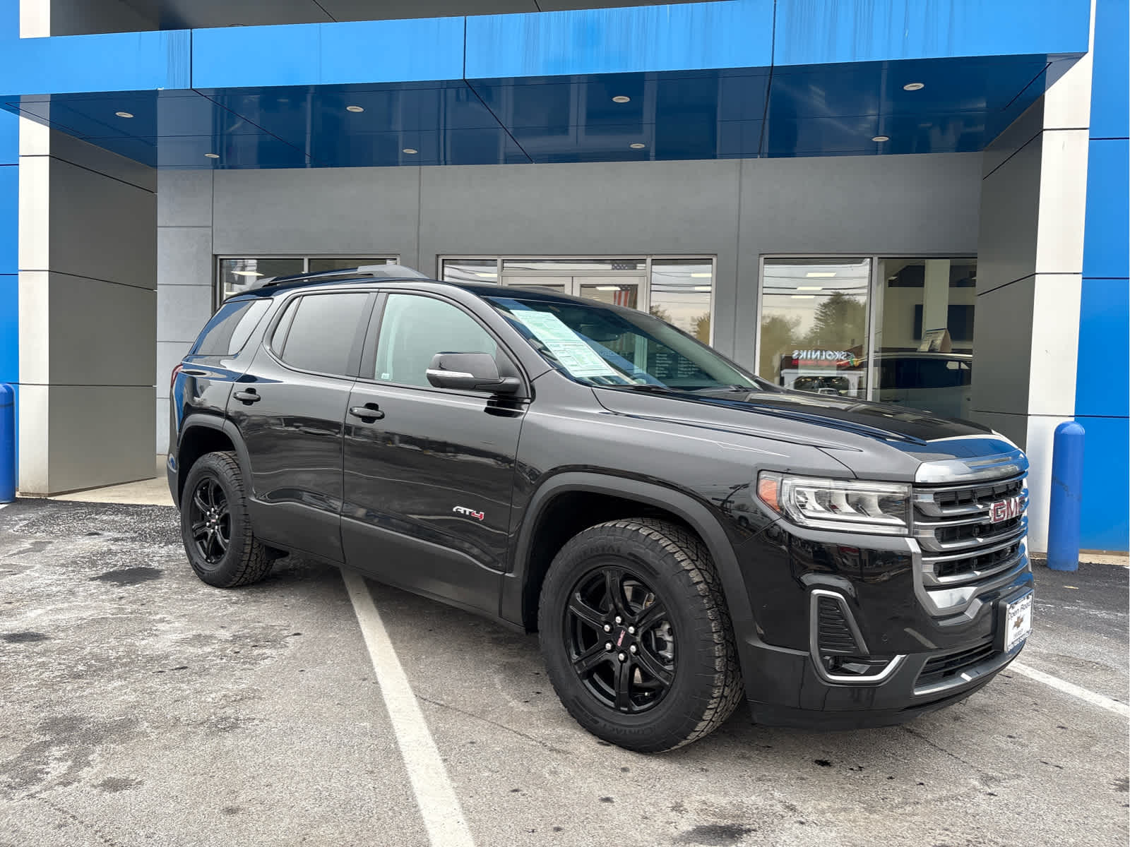 2023 GMC Acadia AT4