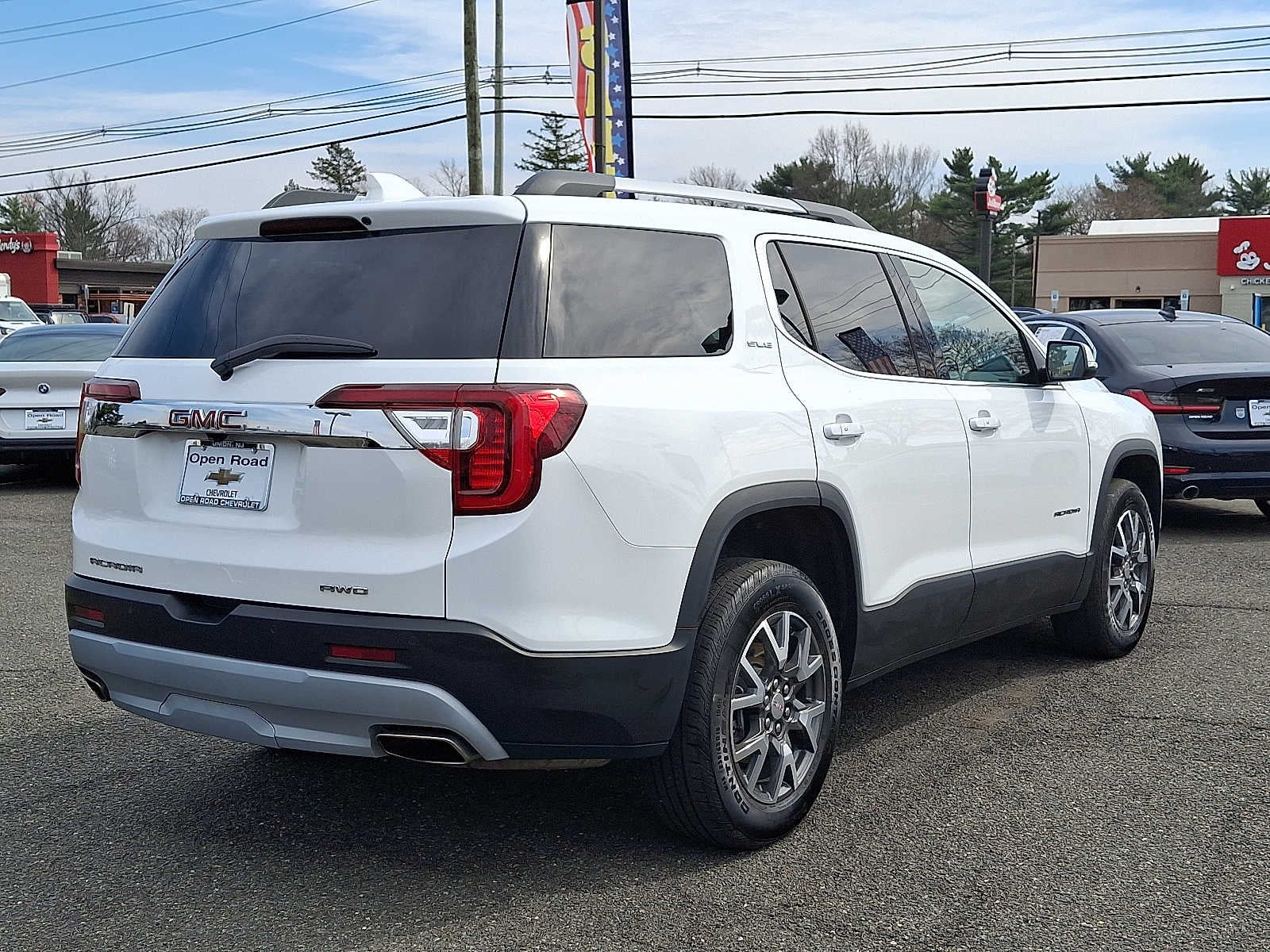 2023 GMC Acadia SLE