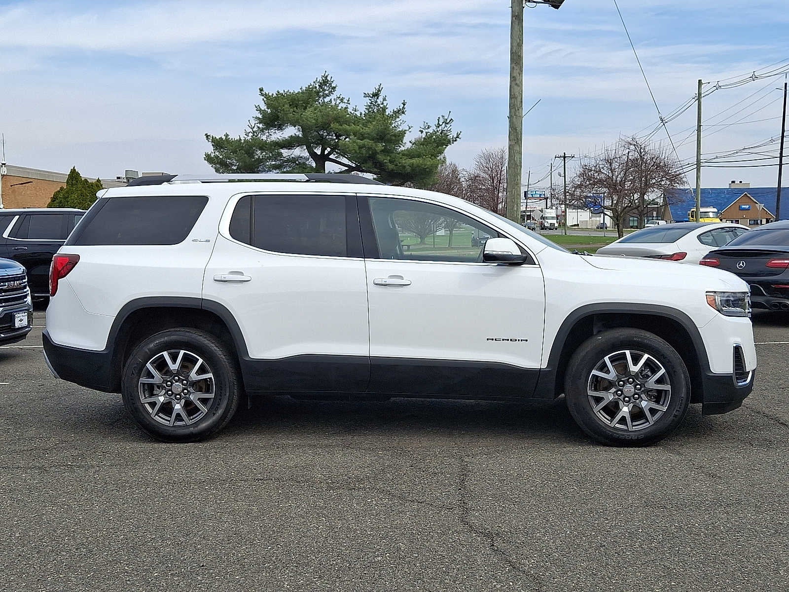 2023 GMC Acadia SLE