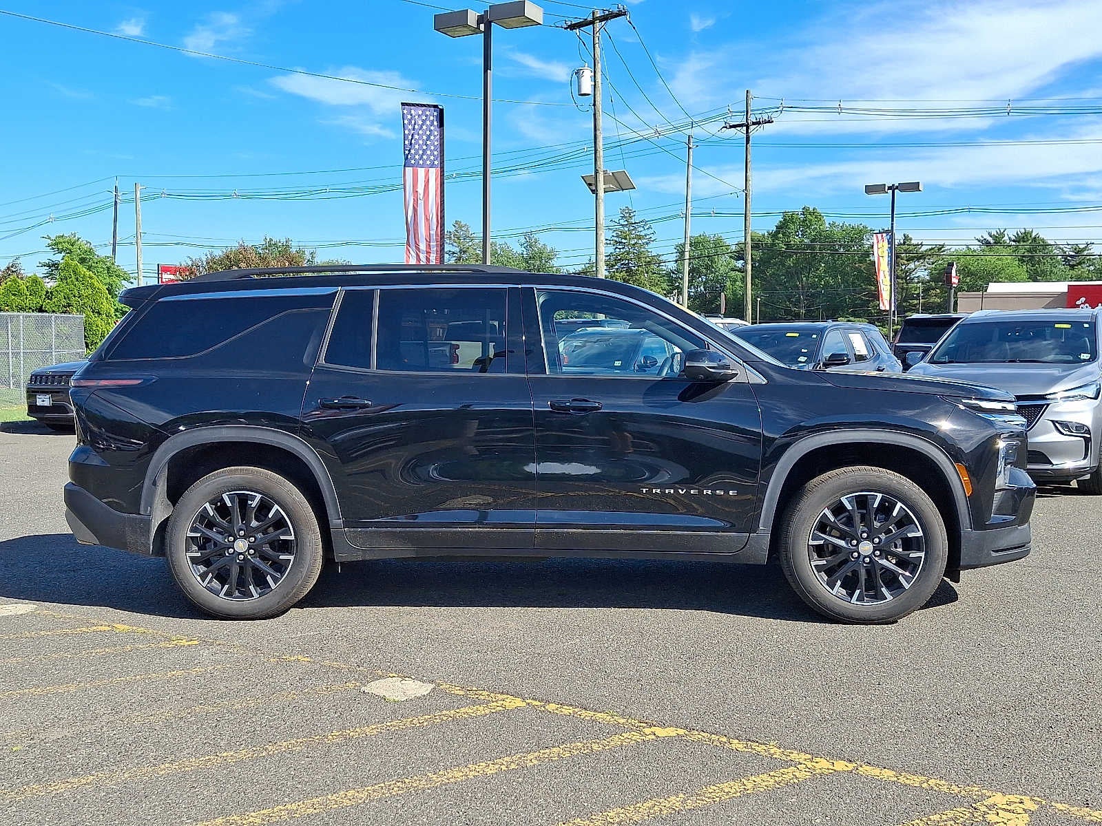 2025 Chevrolet Traverse LT