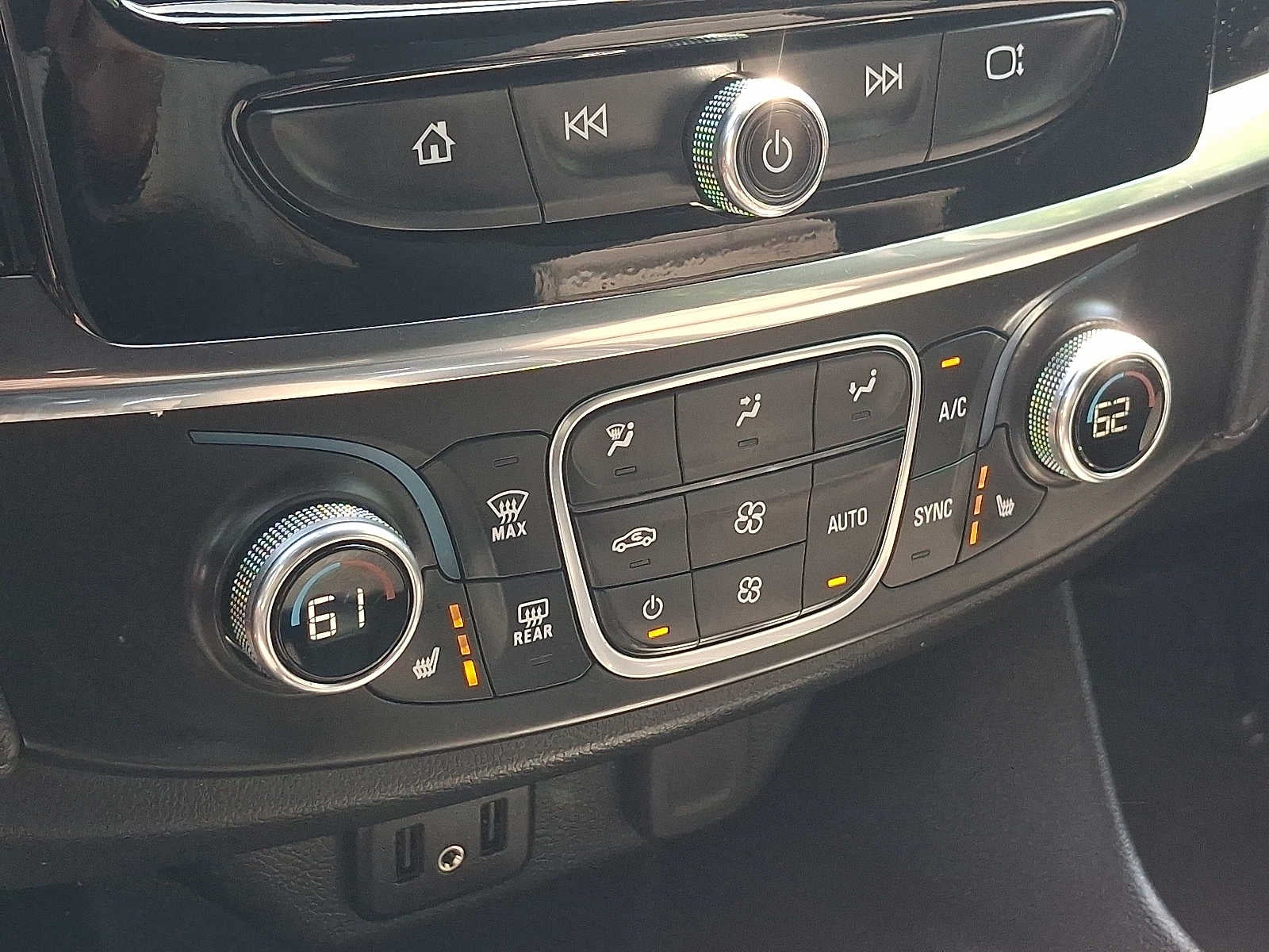 2024 Chevrolet Traverse Limited LT Cloth