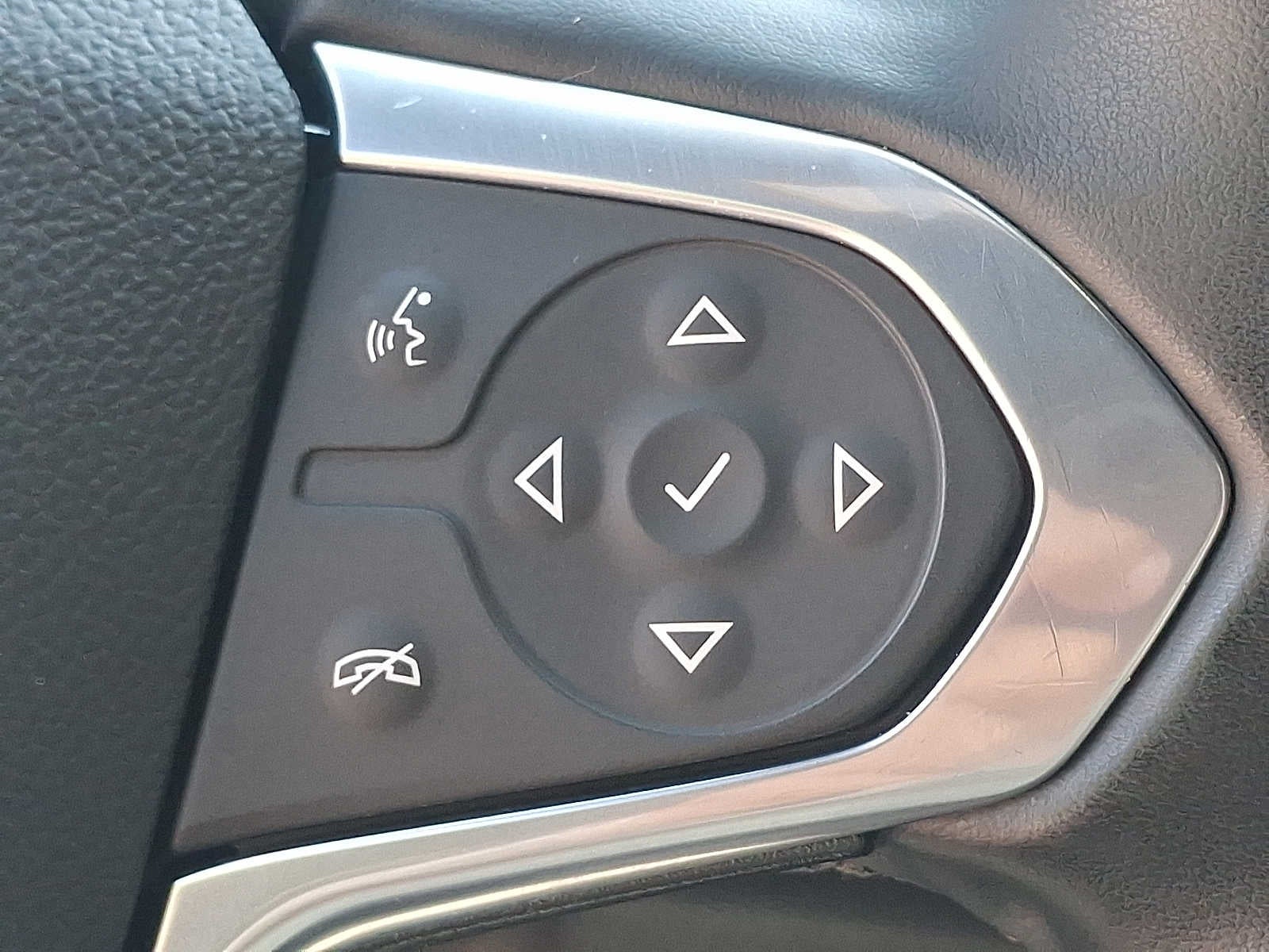 2024 Chevrolet Traverse Limited LT Cloth