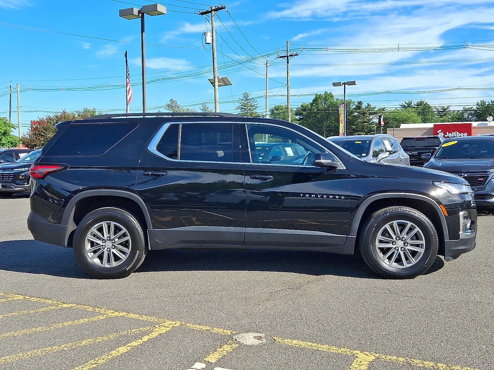 2023 Chevrolet Traverse LT Cloth