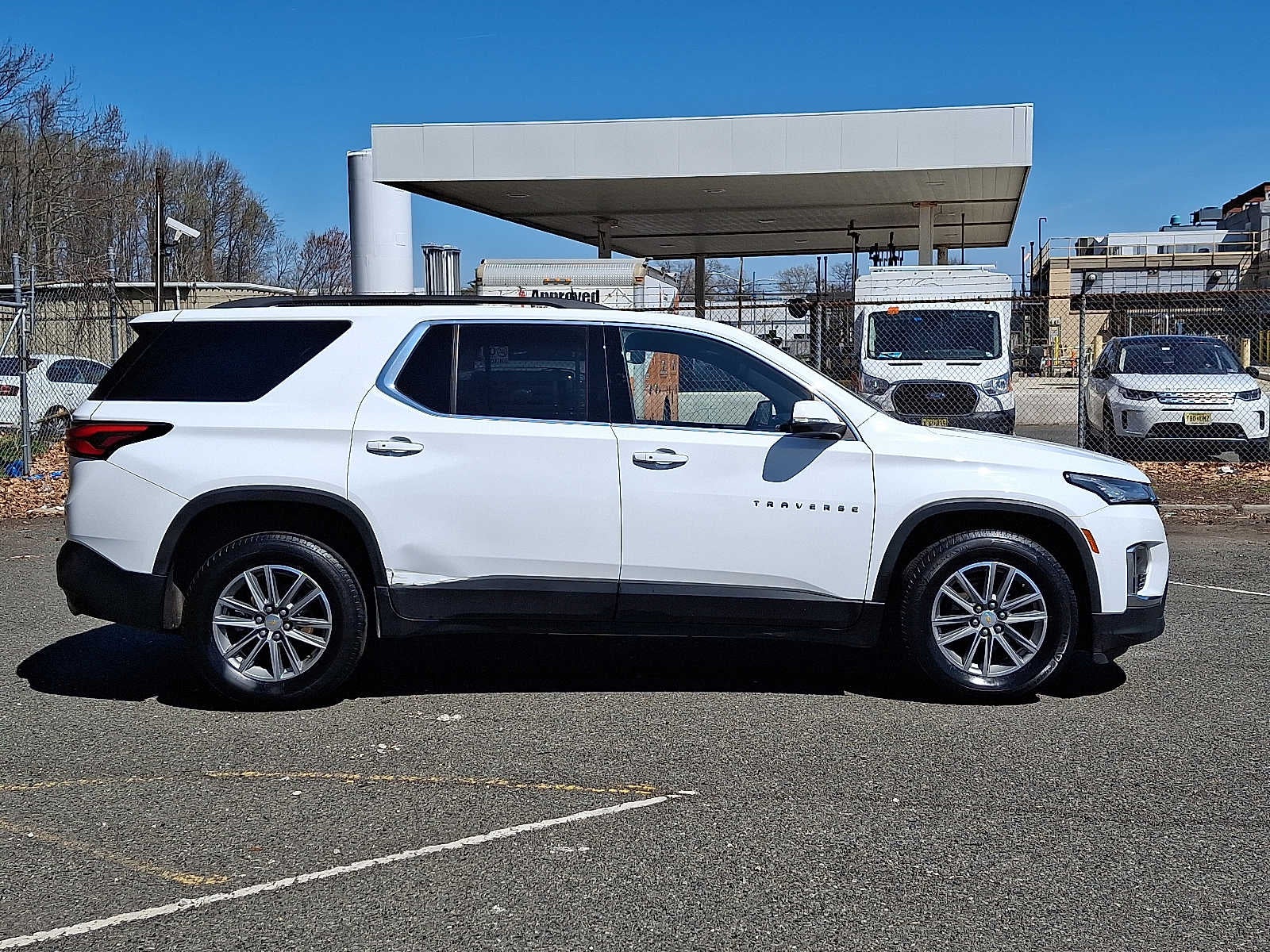 2022 Chevrolet Traverse LT Cloth