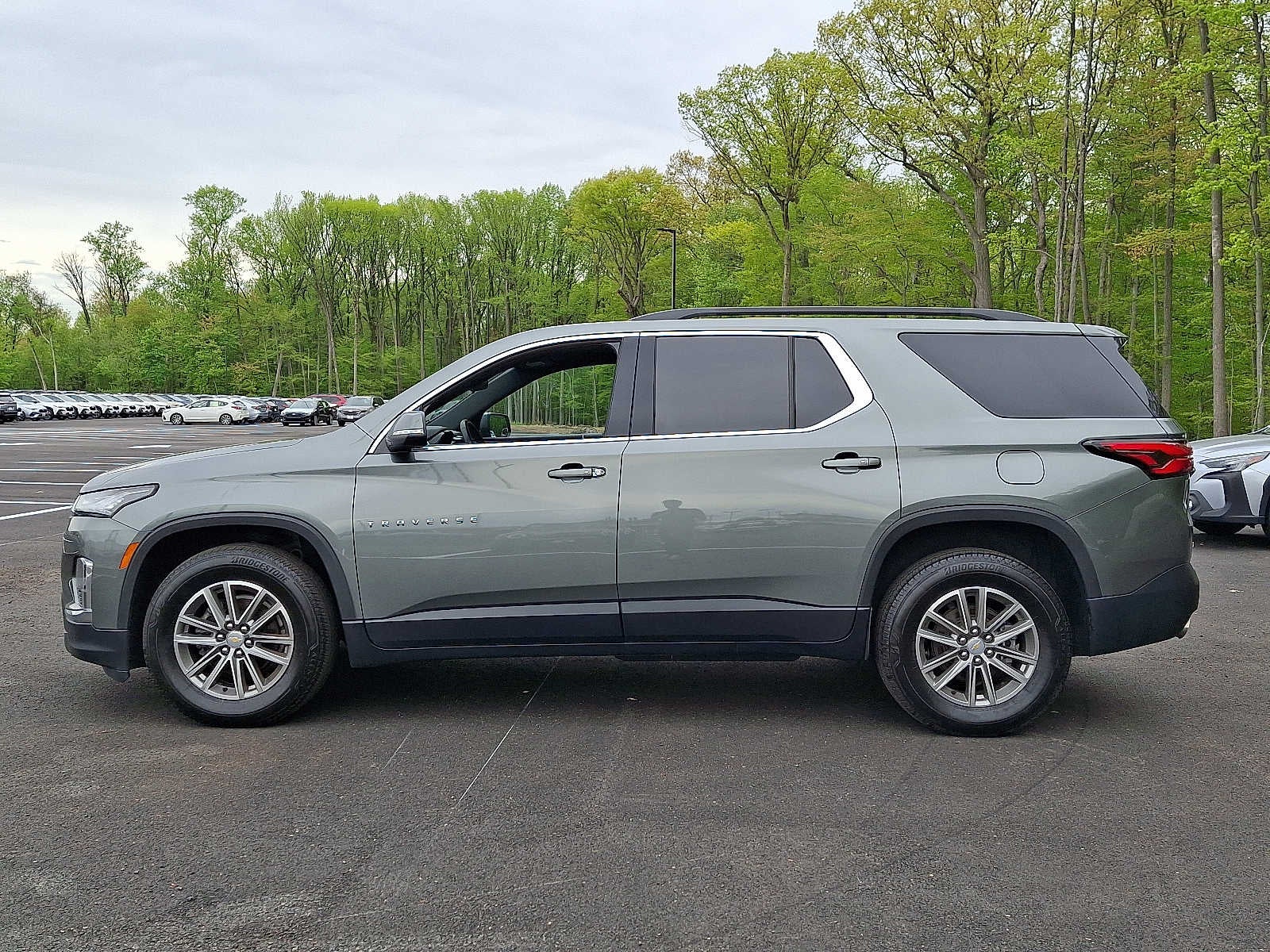 2023 Chevrolet Traverse LT Leather