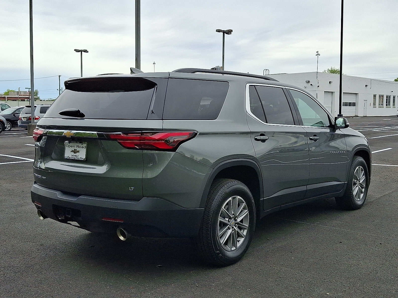 2023 Chevrolet Traverse LT Leather