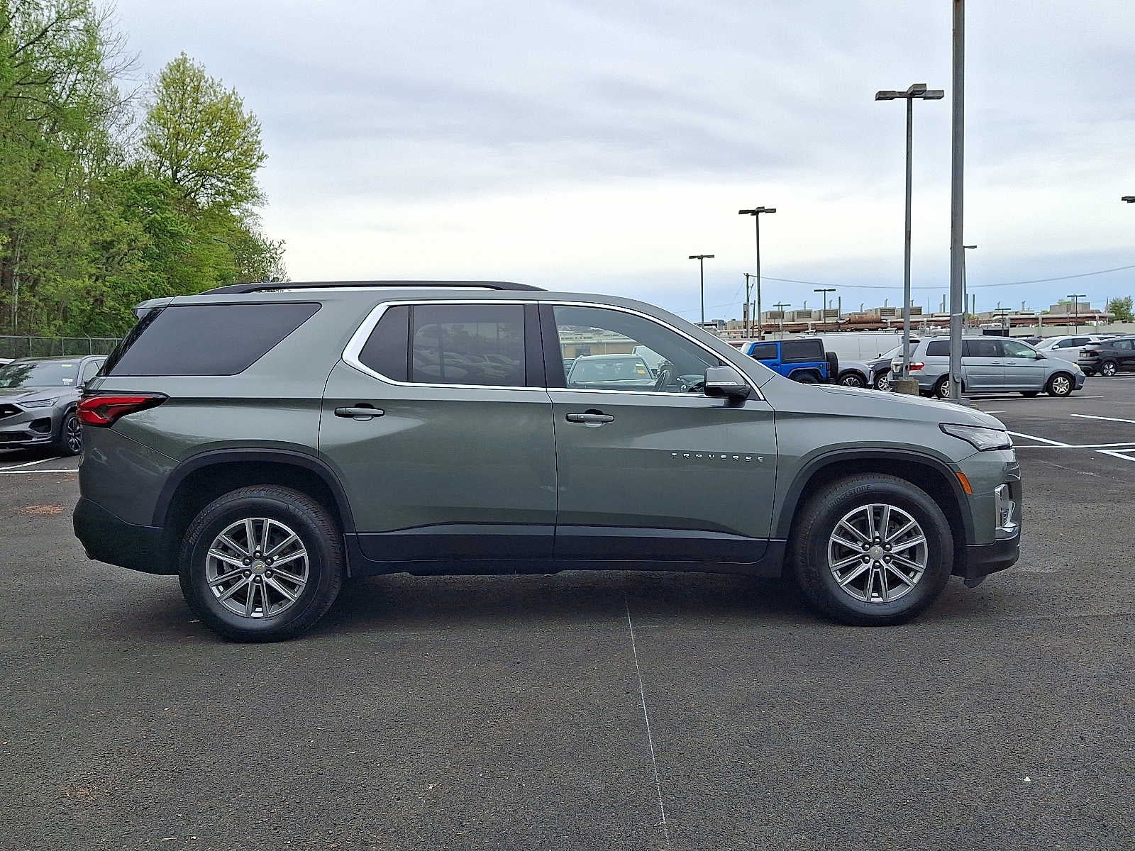 2023 Chevrolet Traverse LT Leather