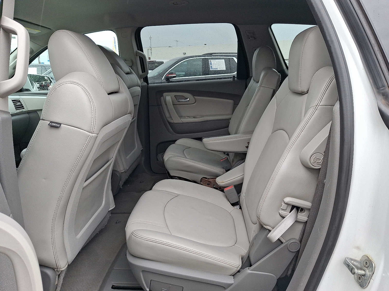 2010 Chevrolet Traverse LT w/2LT