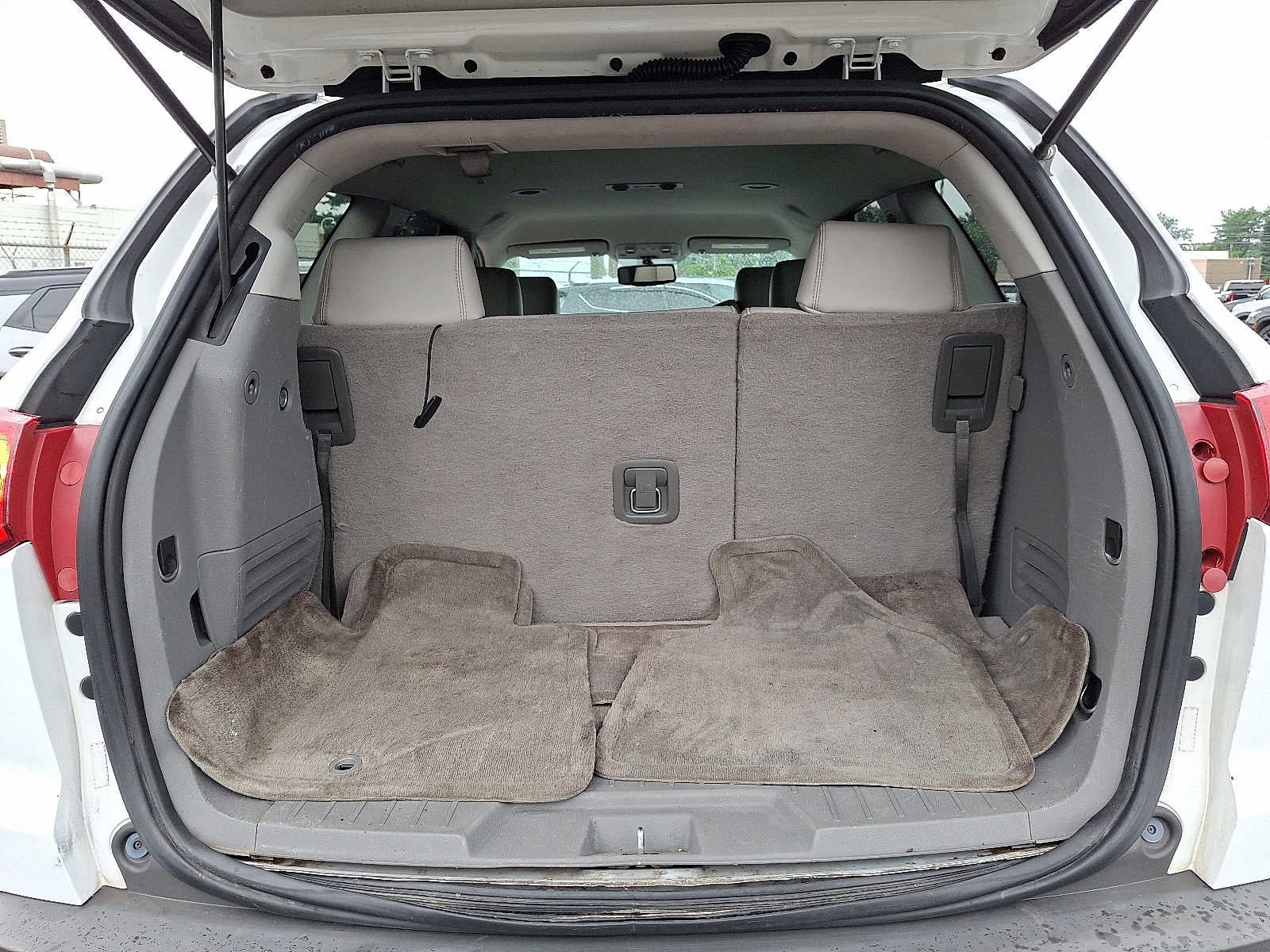 2010 Chevrolet Traverse LT w/2LT
