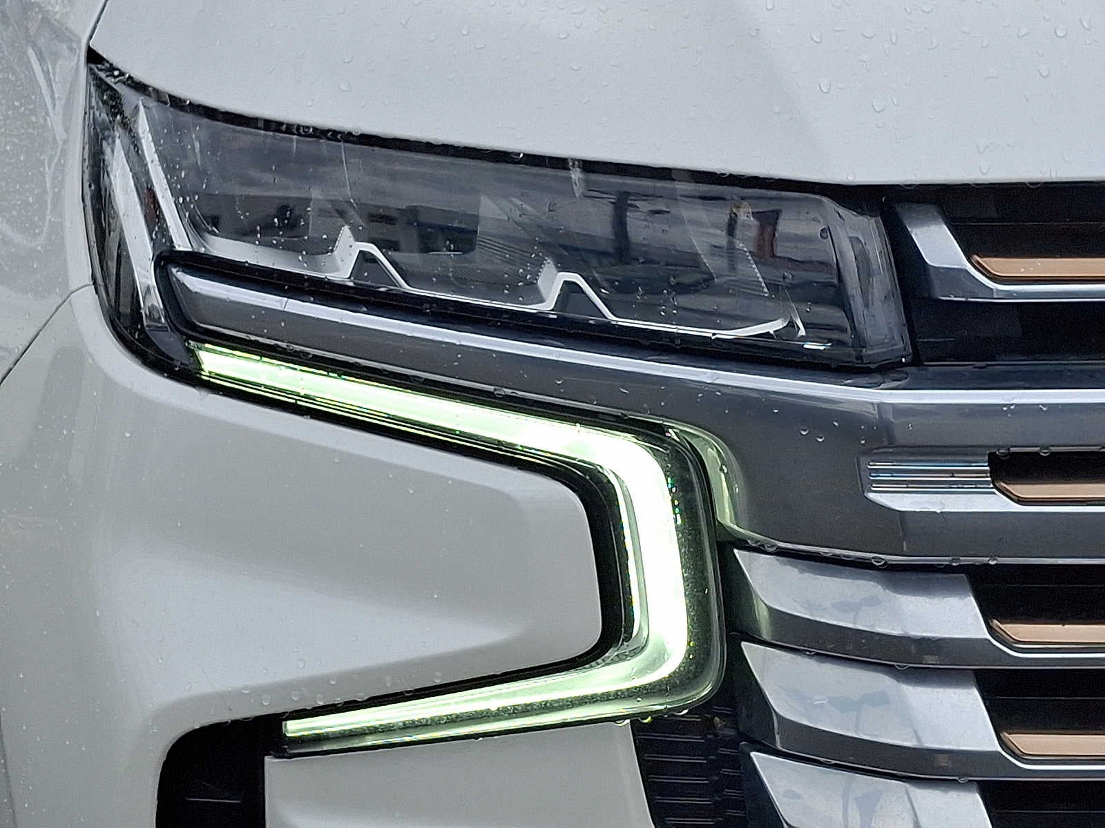 2023 Chevrolet Suburban High Country