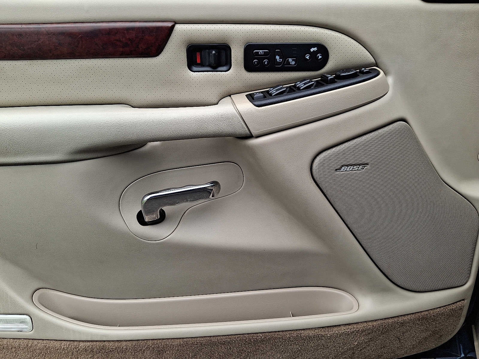 2006 Cadillac Escalade Standard