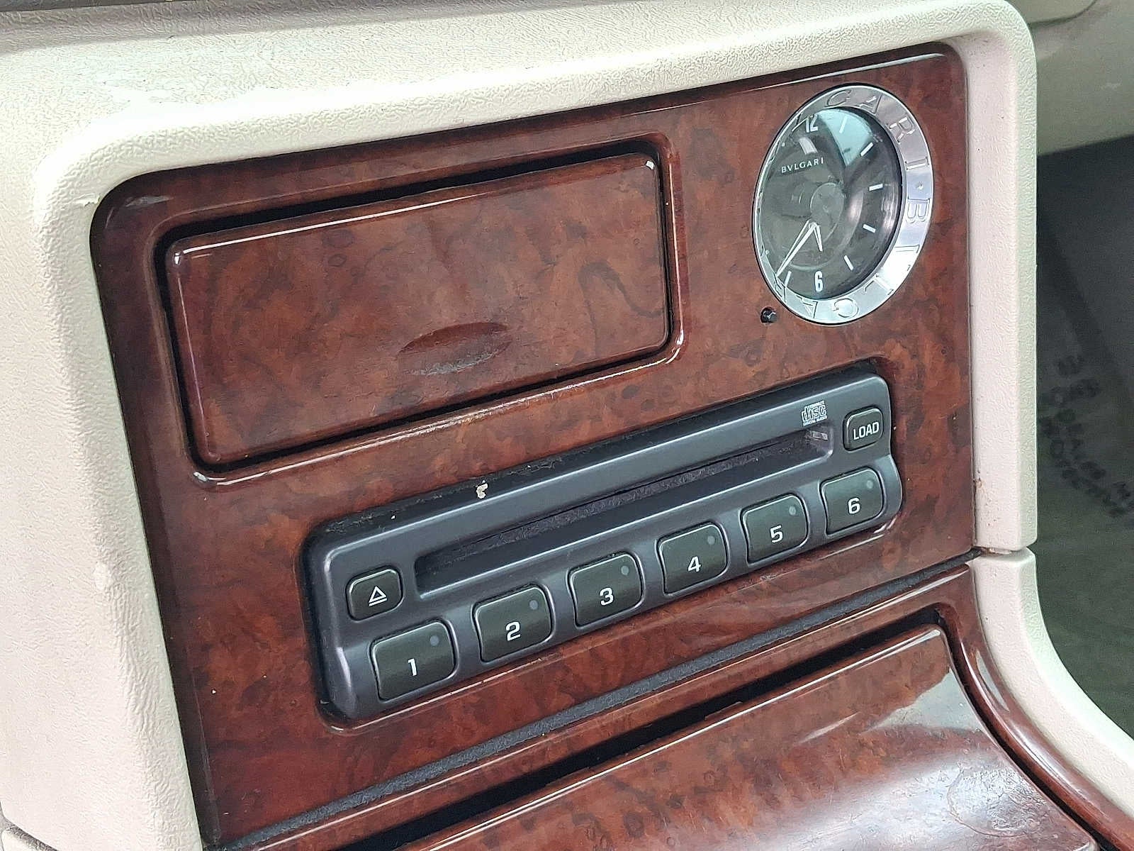 2006 Cadillac Escalade Standard