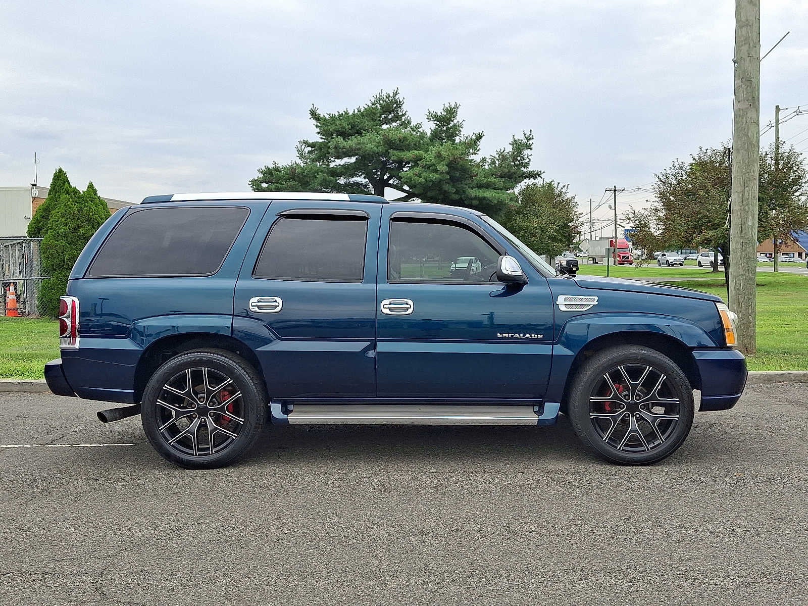 2006 Cadillac Escalade Standard