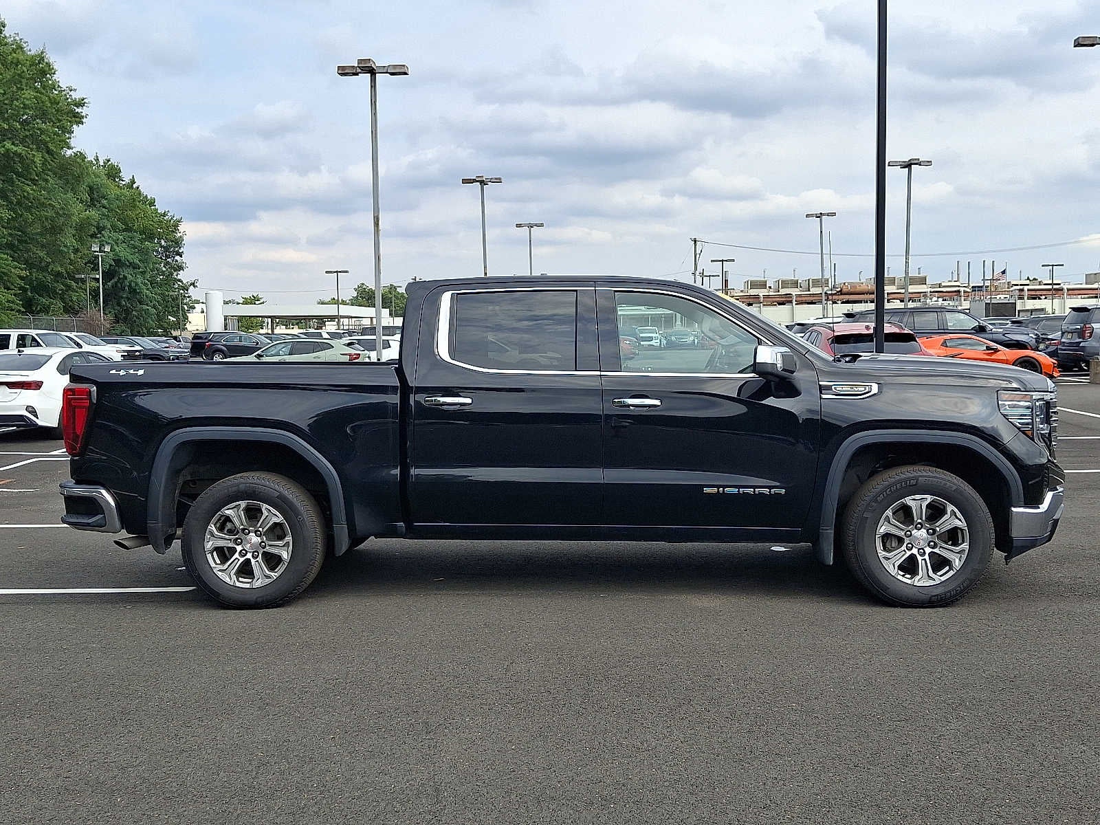 2025 GMC Sierra 1500 SLT