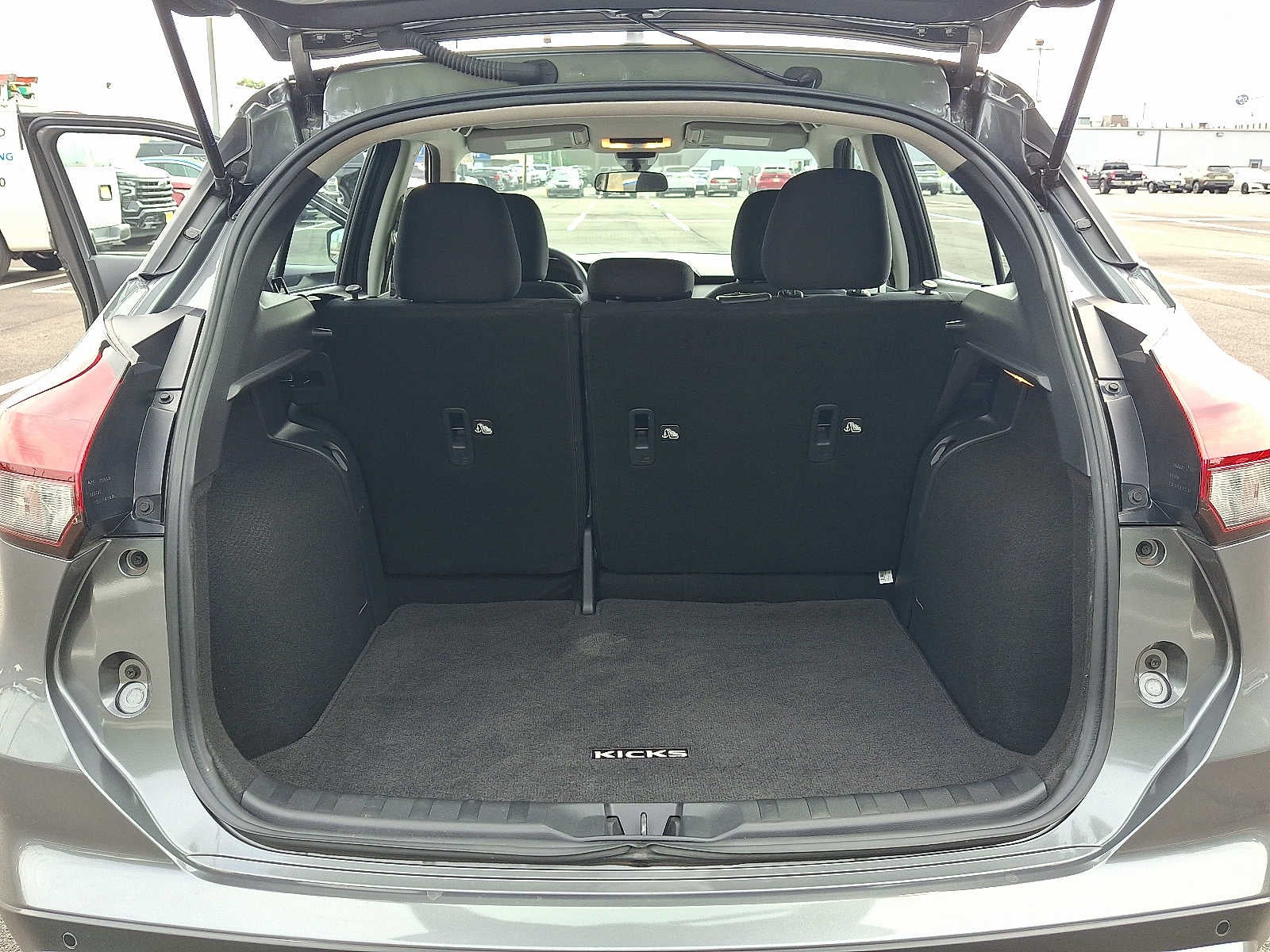 2025 Nissan Kicks Play S