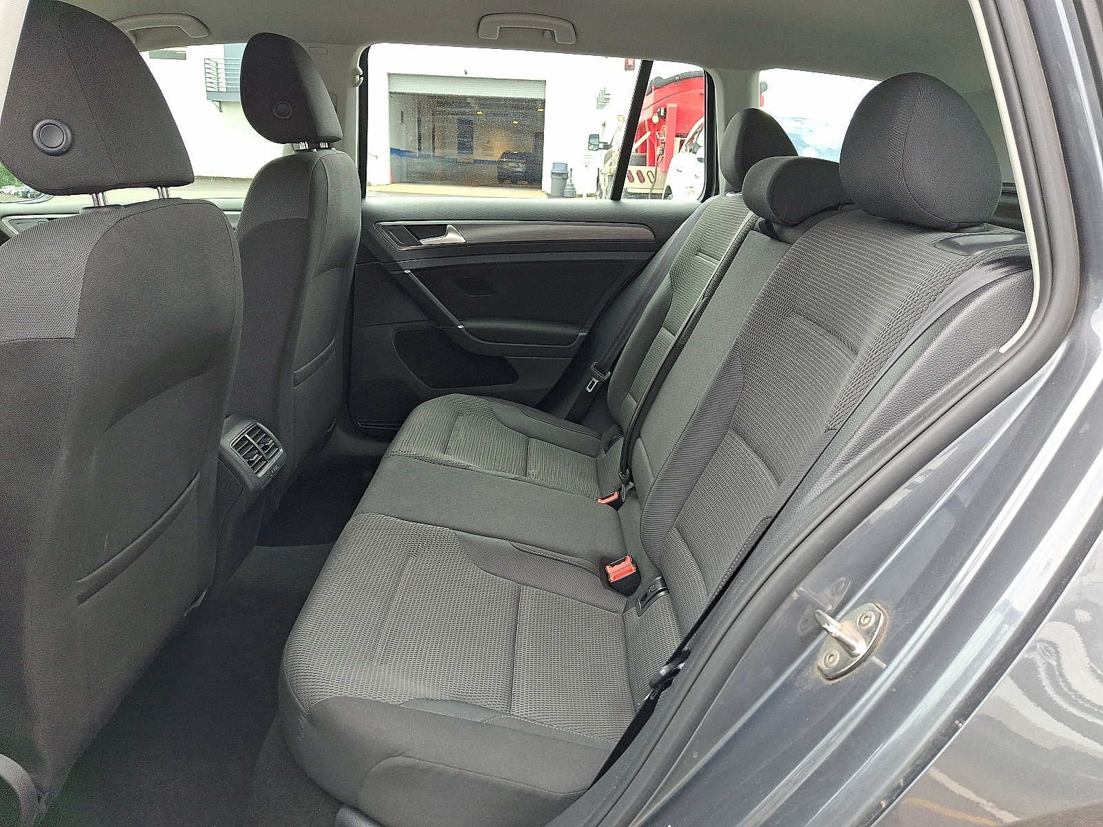 2019 Volkswagen Golf SportWagen S