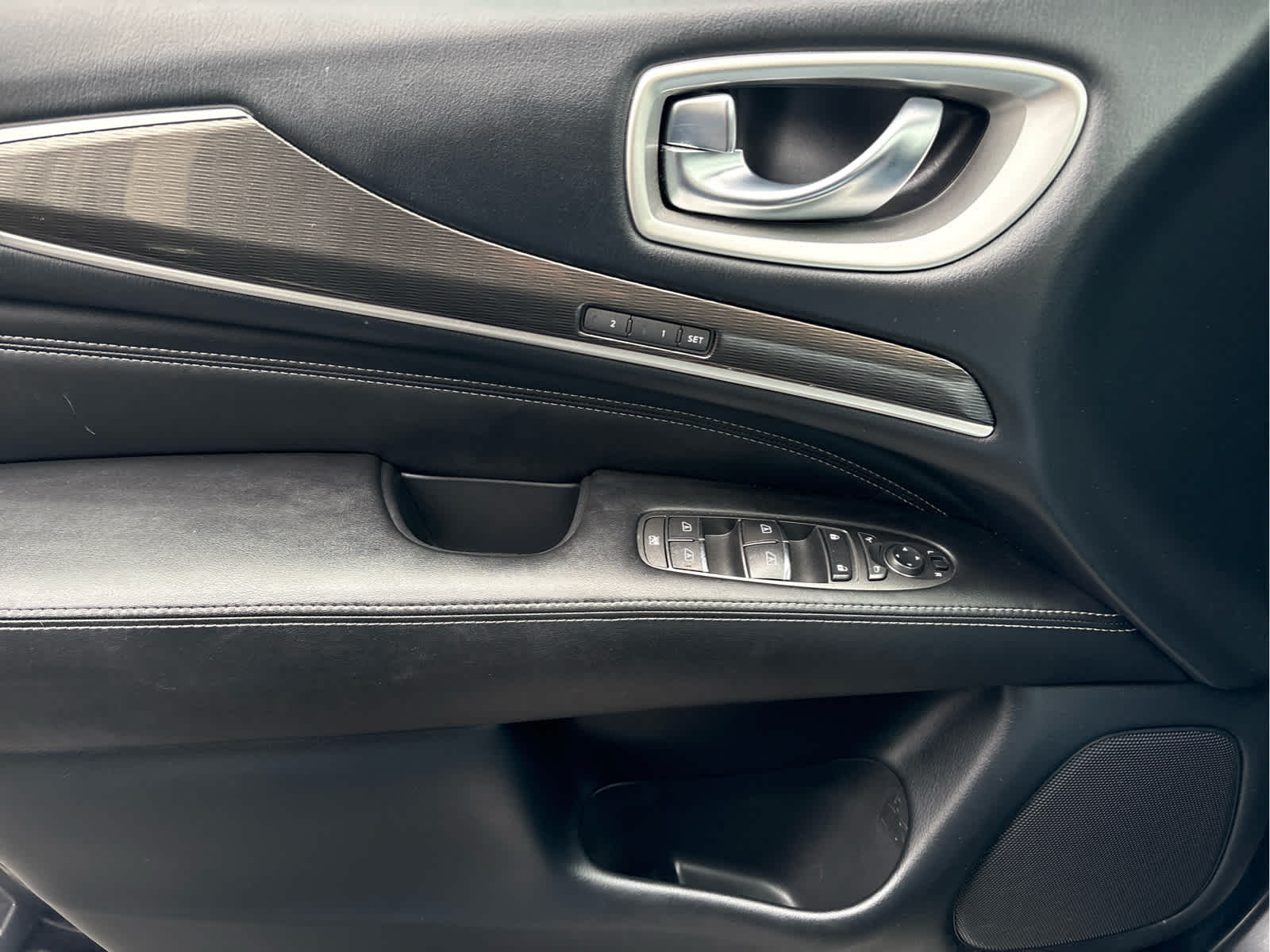 2020 INFINITI QX60 LUXE