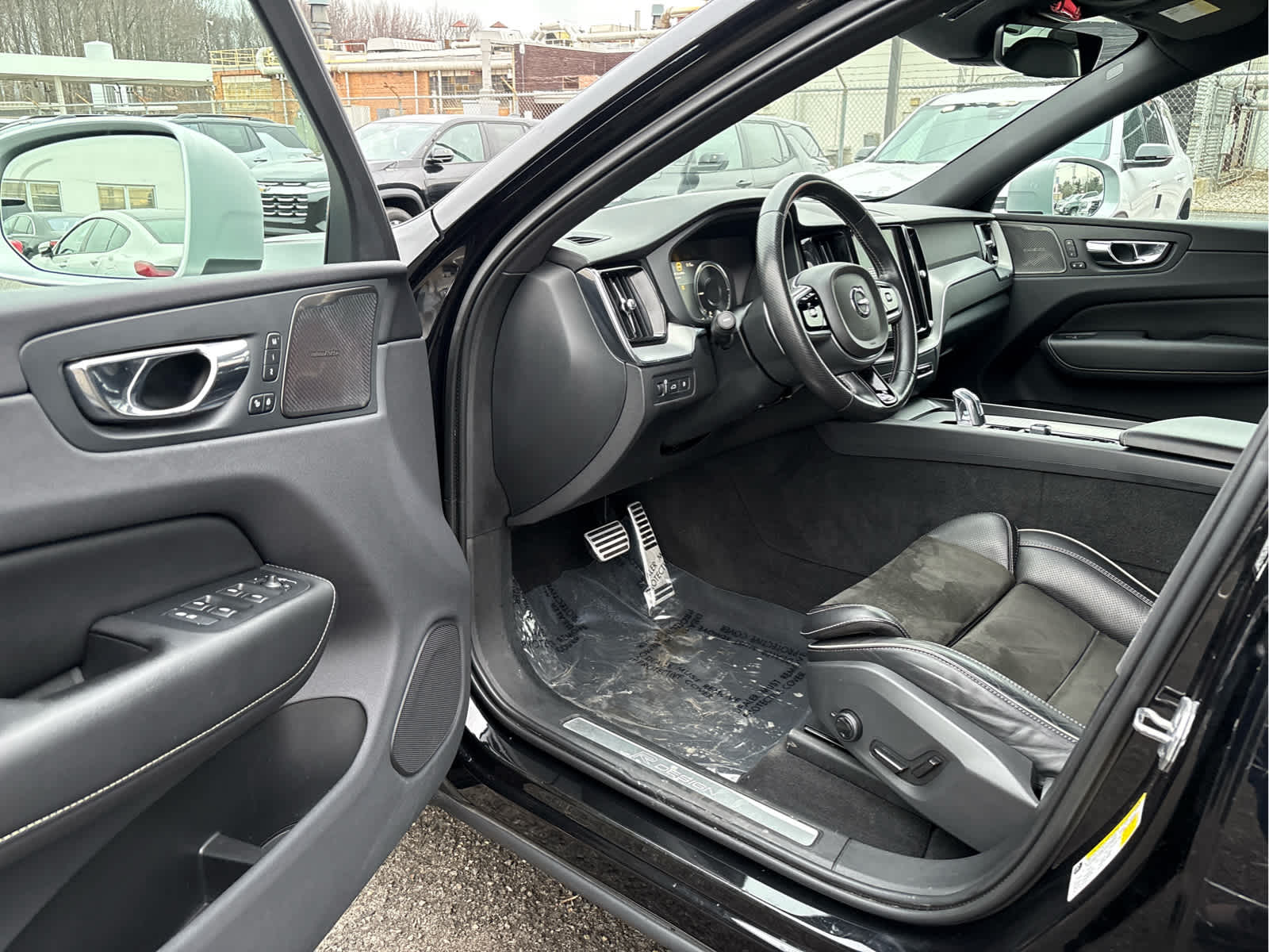 2019 Volvo XC60 R-Design