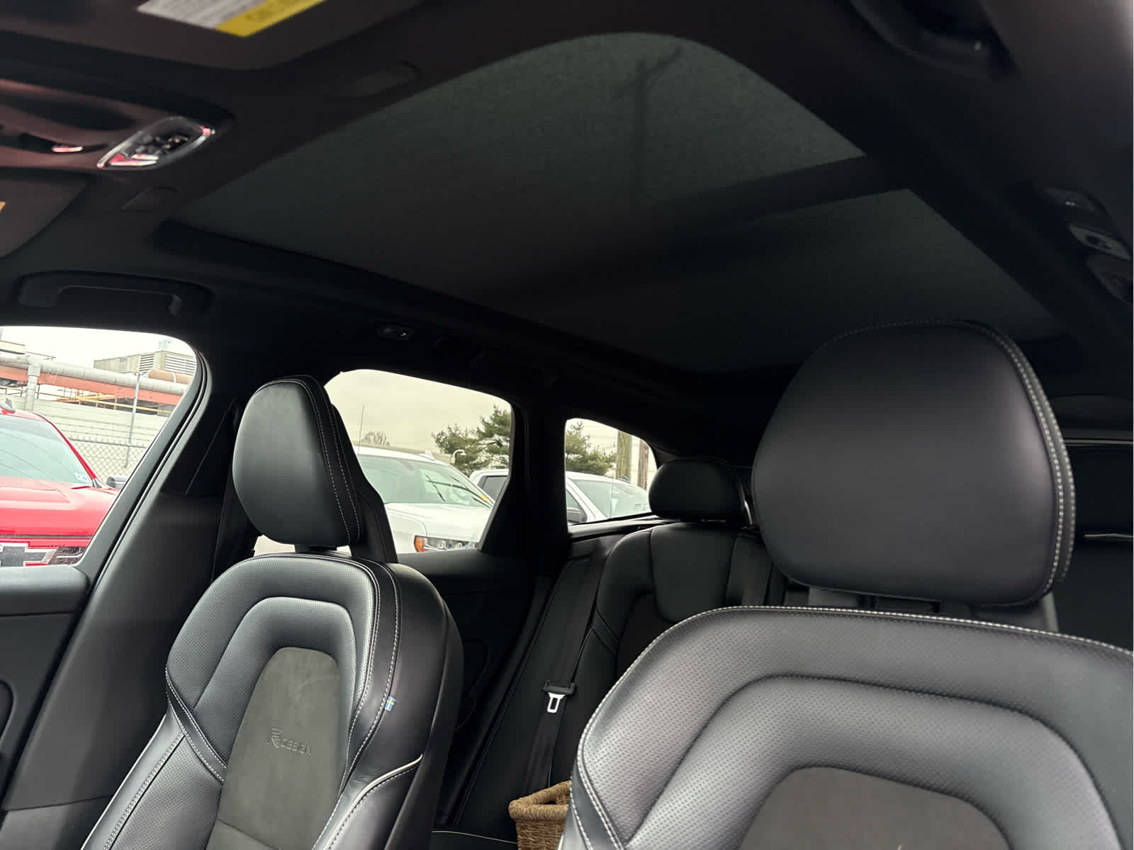 2019 Volvo XC60 R-Design