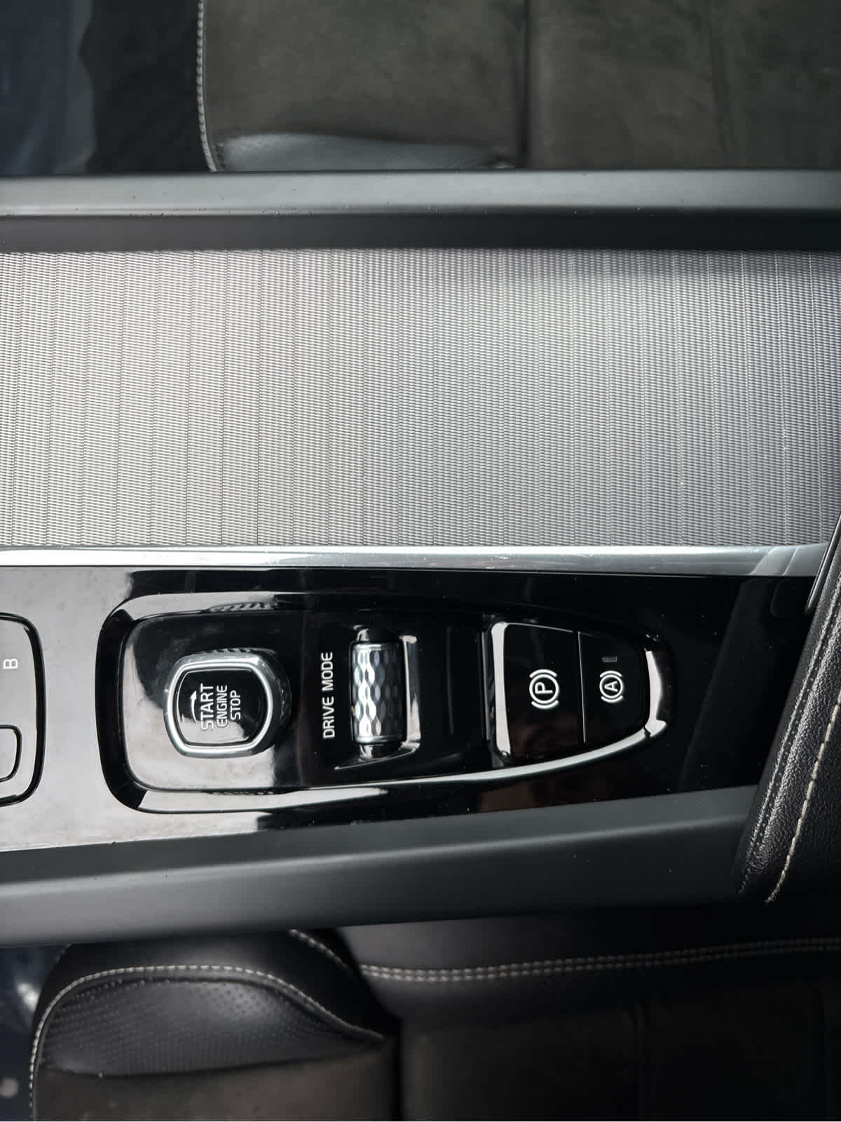 2019 Volvo XC60 R-Design