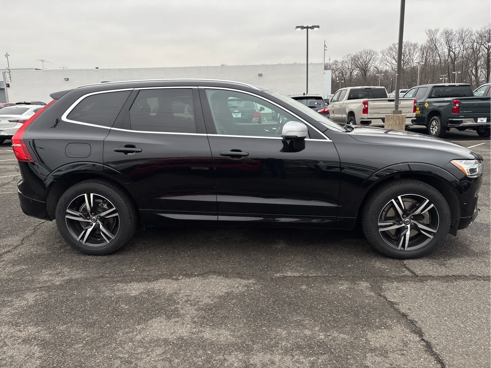 2019 Volvo XC60 R-Design