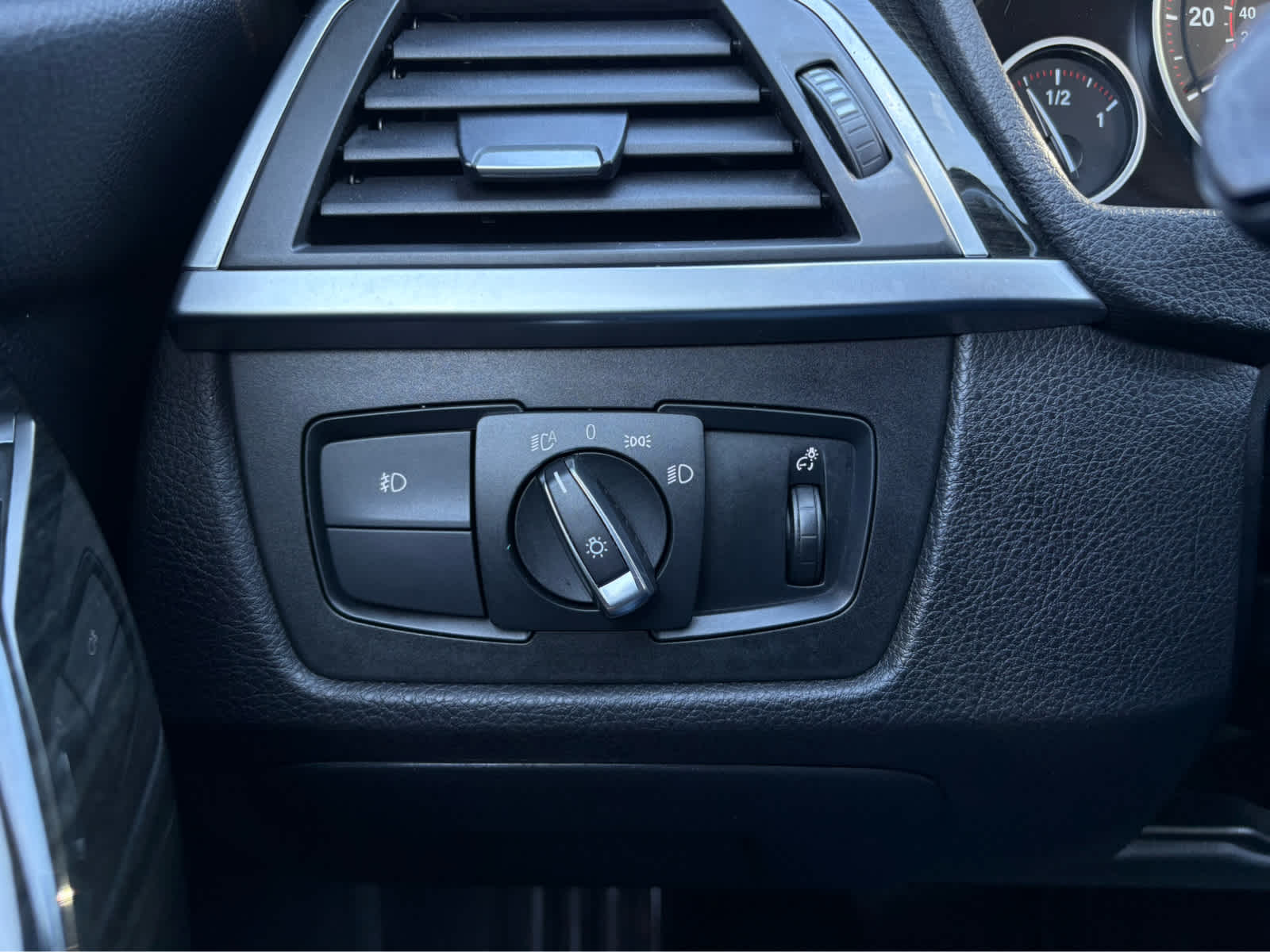 2018 BMW 3 Series 330i xDrive